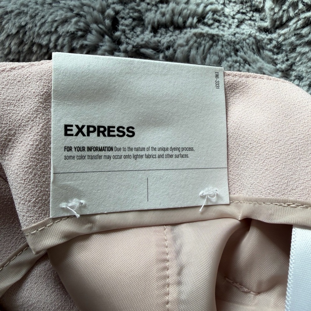 NWT Express High Rise Pleated Dress Shorts w/ Belt blush pink size 10 - Picture 14 of 16